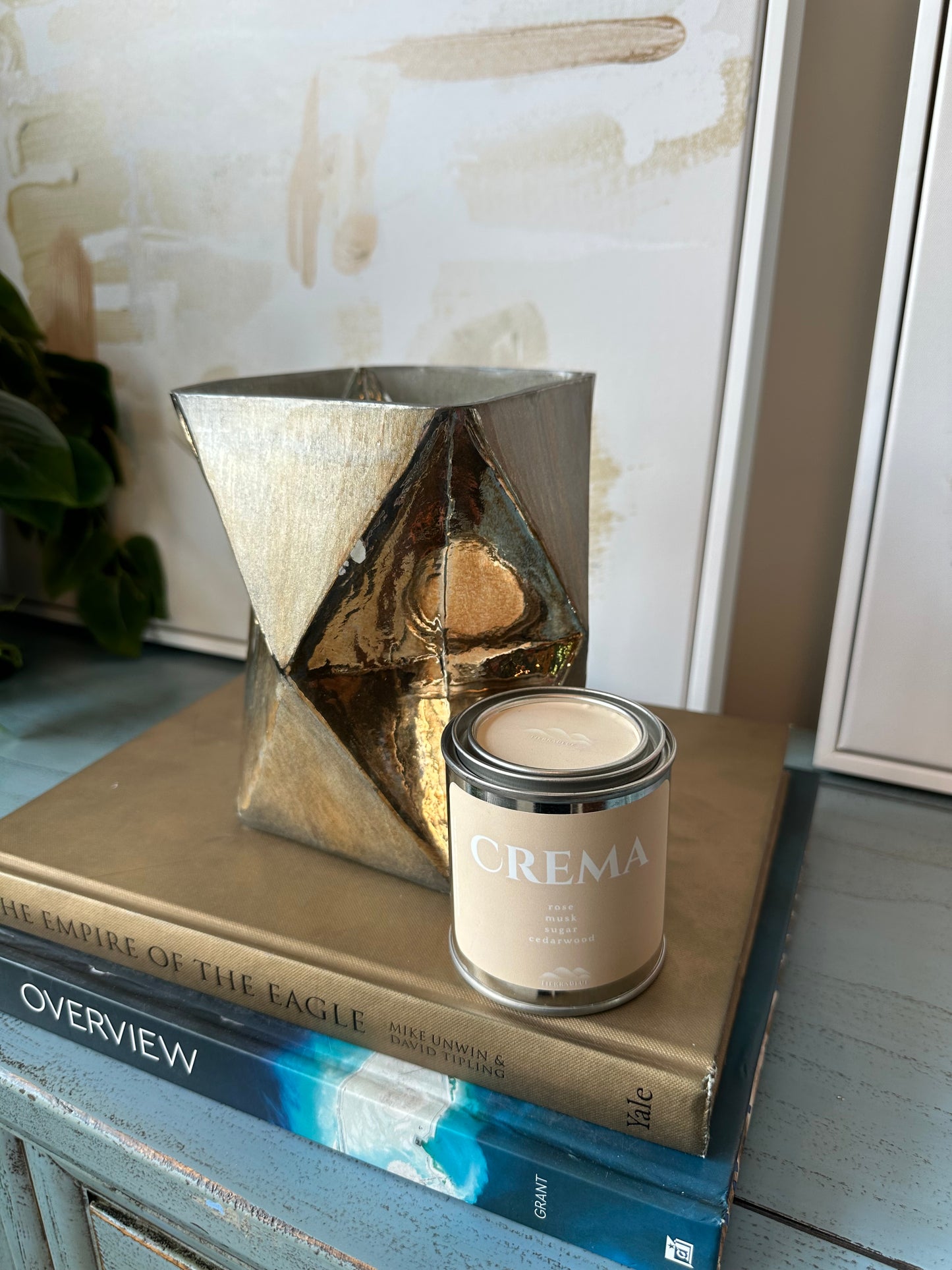 CREMA 7oz  | Vanilla Sugar - Rosemusk - Cedarwood